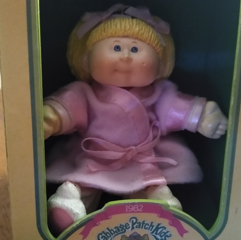 1984 cabbage patch figurine